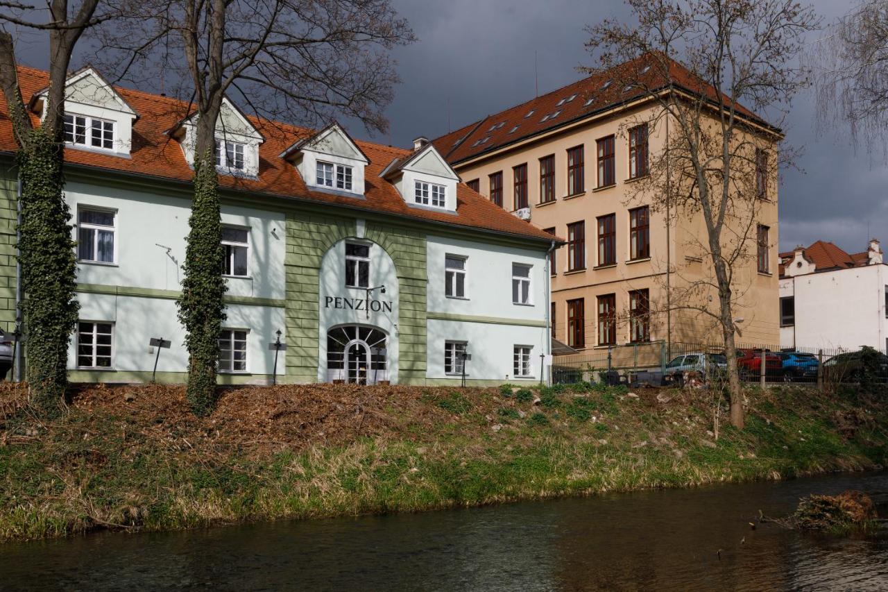 Litvan Sunset Apartments Ceske Budejovice Exteriör bild